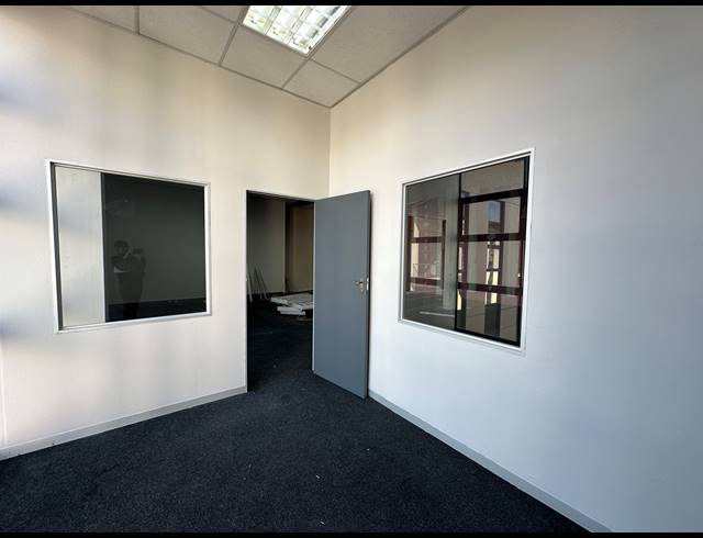 253.90M² OFFICE TO LET IN ECO PARK ESTATE